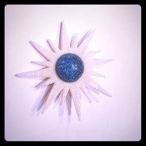 Round Starburst Brooch in Icy Blue